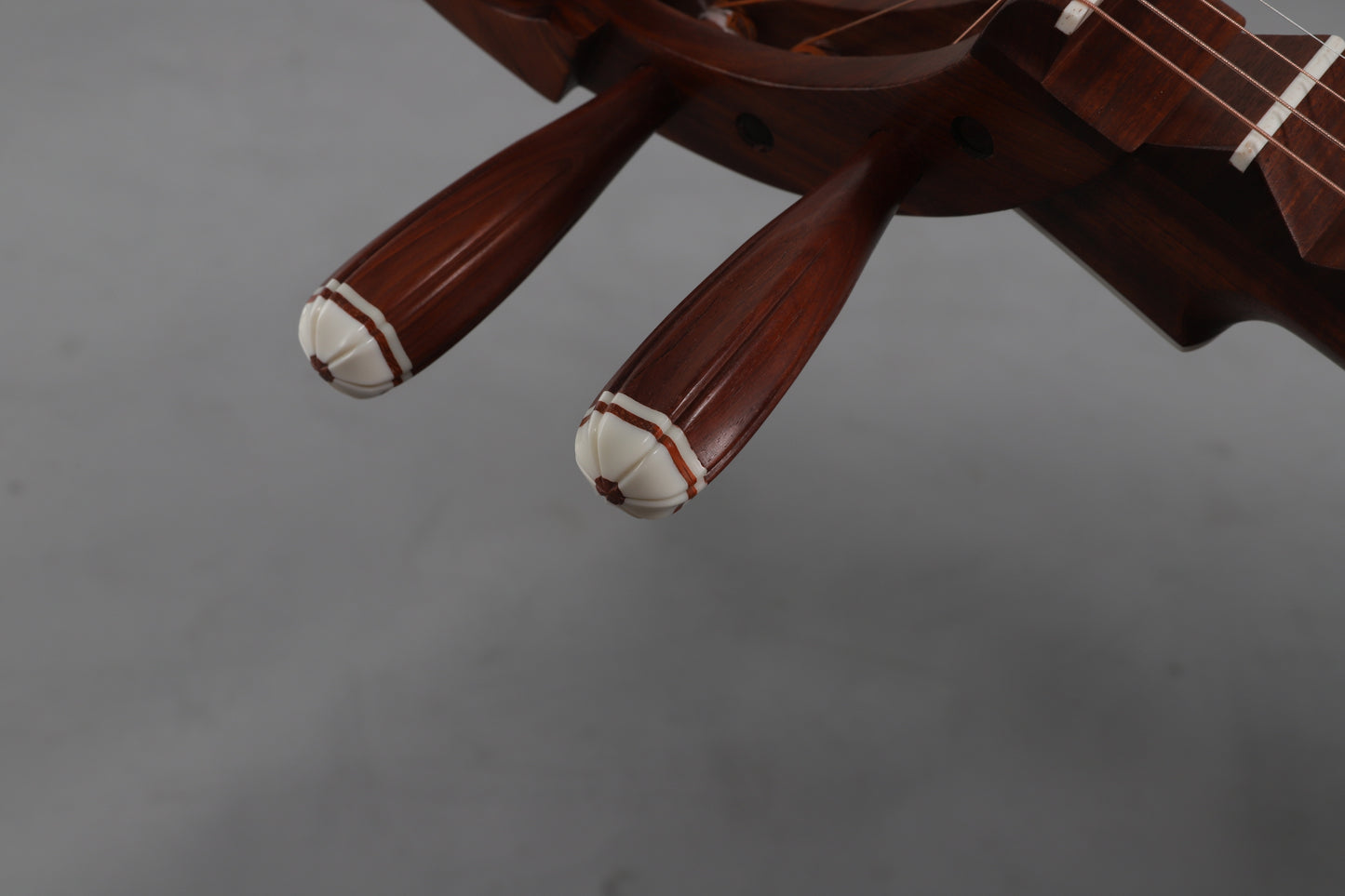 LANDTOM Yuehai Adult's Grade-A Zambian Rosewood (Pterocarpus tinctorius) Pipa 9116JZ-1 Designed for professional pipa performances elite-level players and collectors