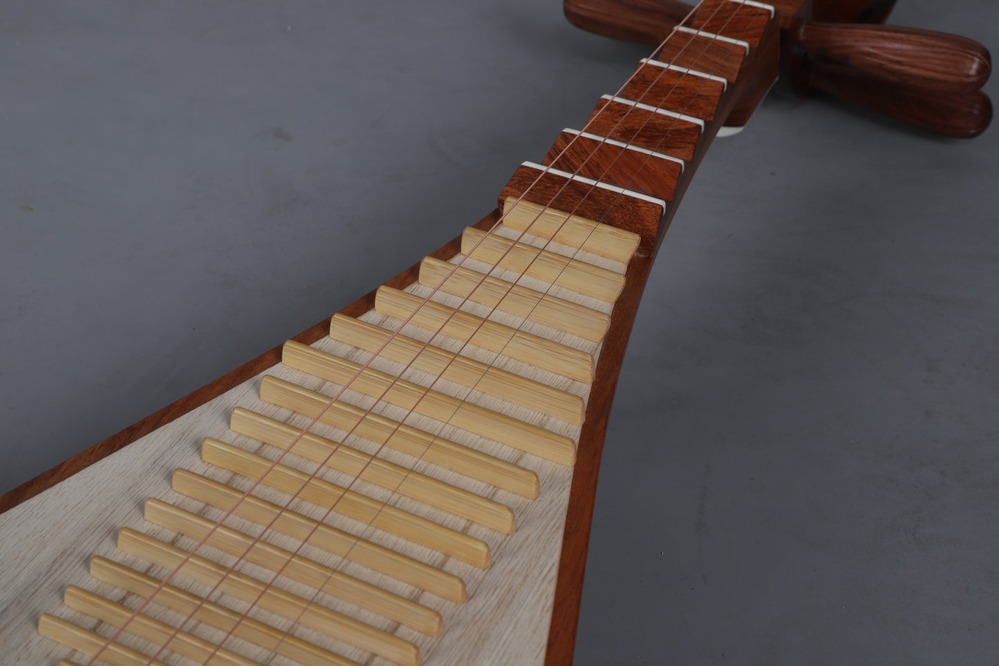 LANDTOM Yuehai Adult's Pterocarpus macrocarpus (Burma Padauk / Big-fruited Padauk) Pipa 9119 Designed for pipa performances and professional-grade examinations