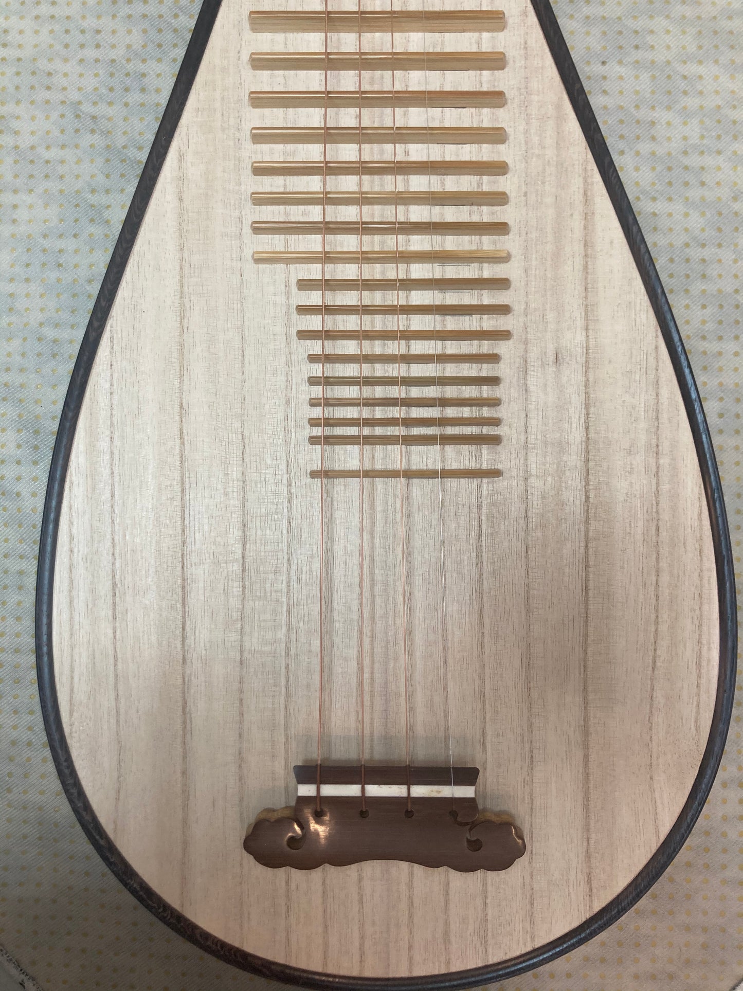LANDTOM Newest style chicken wing/Jichi wood Chinese Lute Traditional National Stringed Instrument Pipa with bone cravings in the nect and Ebony pegs for Adults, Beginners, intermedites, musicians