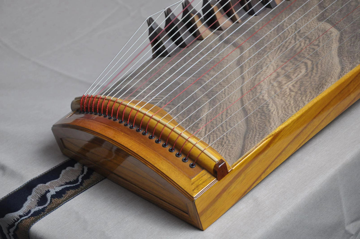 LANDTOM High Level/Concert Level 100cm Golden Sandalwood(黄金檀) Lacquer Craft Digging(整挖筝) Guzheng