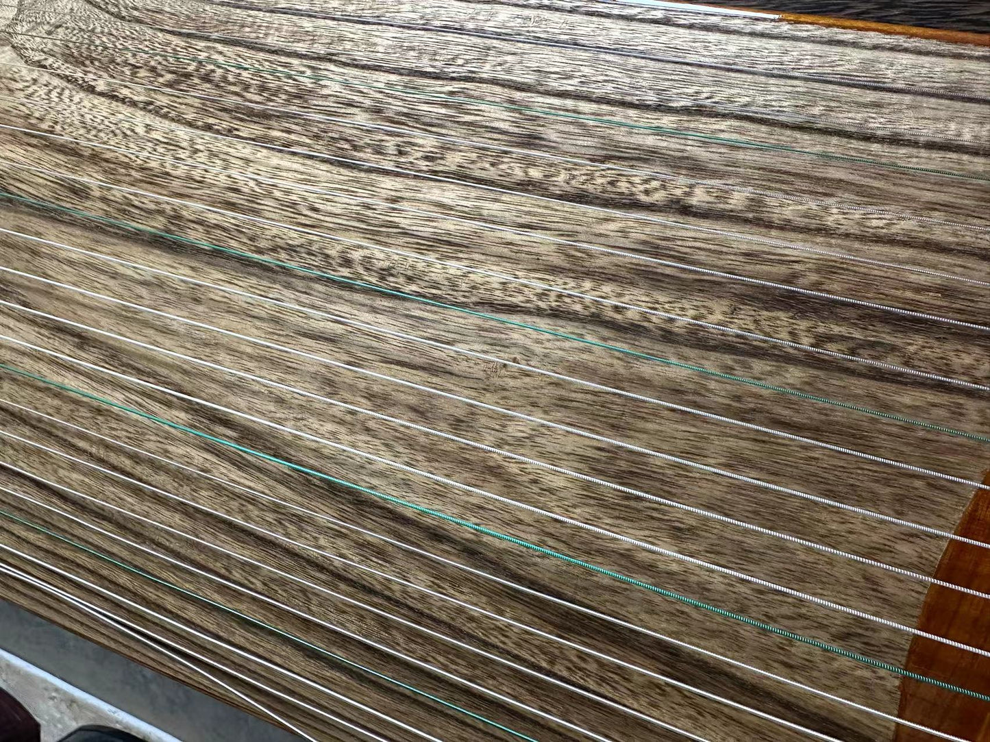 LANDTOM High Level/Concert Level 100cm Golden Sandalwood(黄金檀) Lacquer Craft Digging(整挖筝) Guzheng