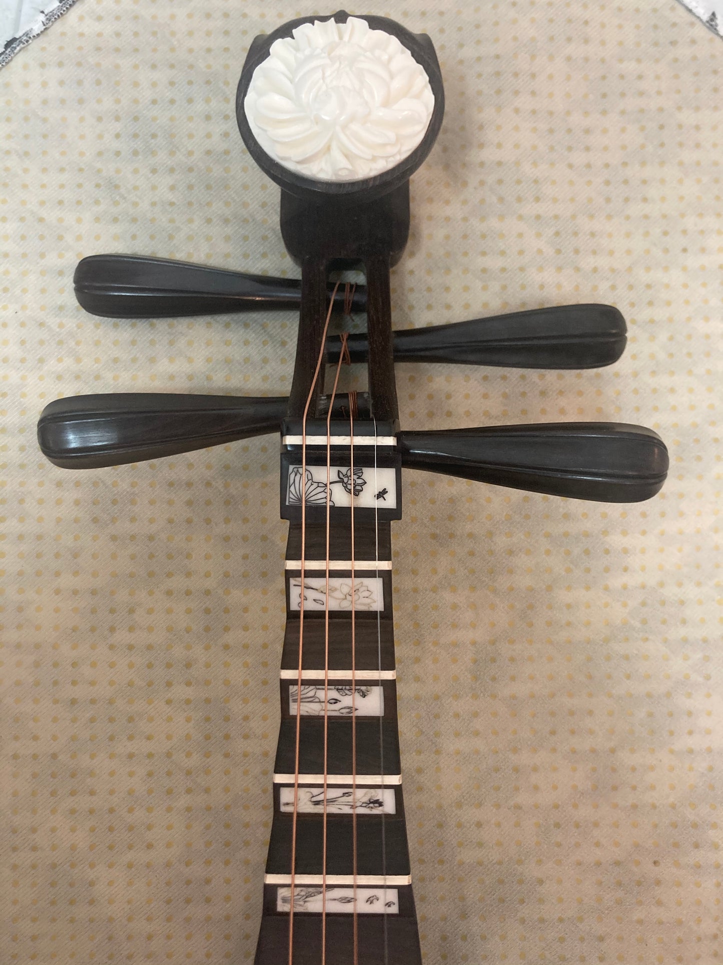 LANDTOM Professional chicken wing wood Chinese Lute Traditional National Stringed Instrument Pipa for Adults