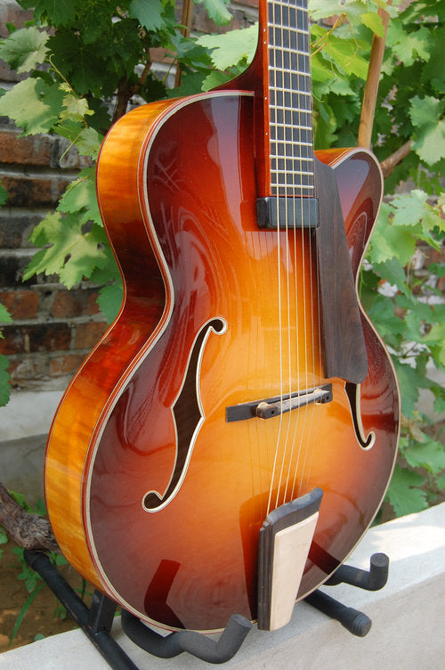 LANDTOM Handmade Acoustic Jazz Guitar Solid Wood Body with Ebony Fingerboard Maple Top Spruce Customizable Electric Features