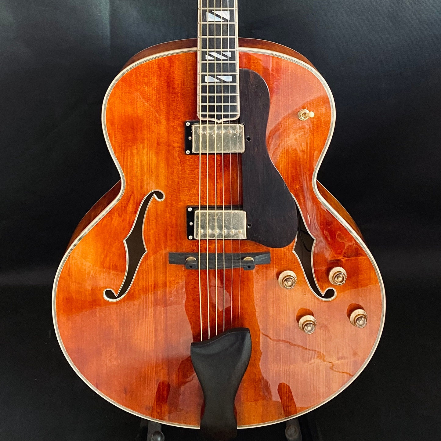 LANDTOM Handcrafted Hollow Body Jazz Electric Guitar Customizable Maple Archtop with Ebony Fingerboard Features Double Pickup