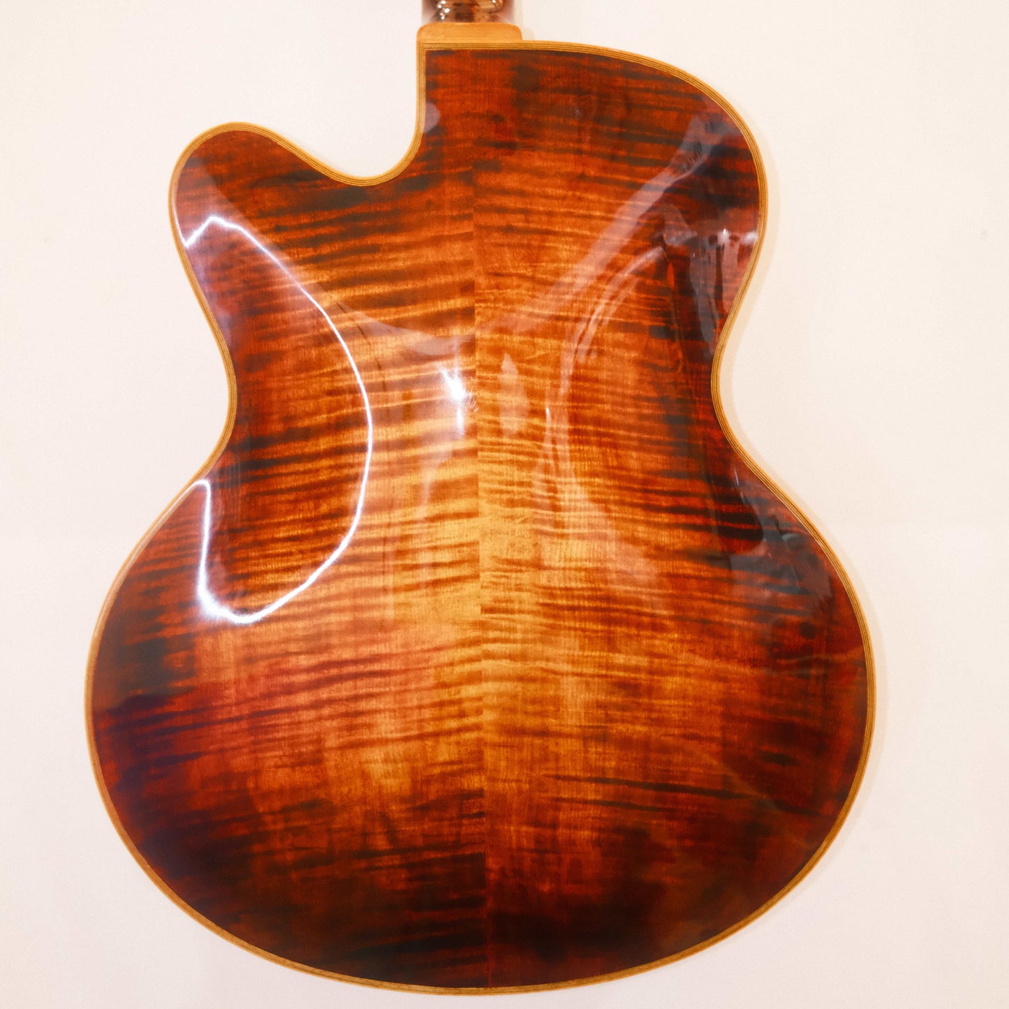 LANDTOM Customizable Archtop Spruce Flamed Maple Handcrafted Hollow Body Lacquered Finish Jazz Acoustic Electric Guitar Ebony