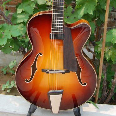 LANDTOM Handmade Acoustic Jazz Guitar Solid Wood Body with Ebony Fingerboard Maple Top Spruce Customizable Electric Features