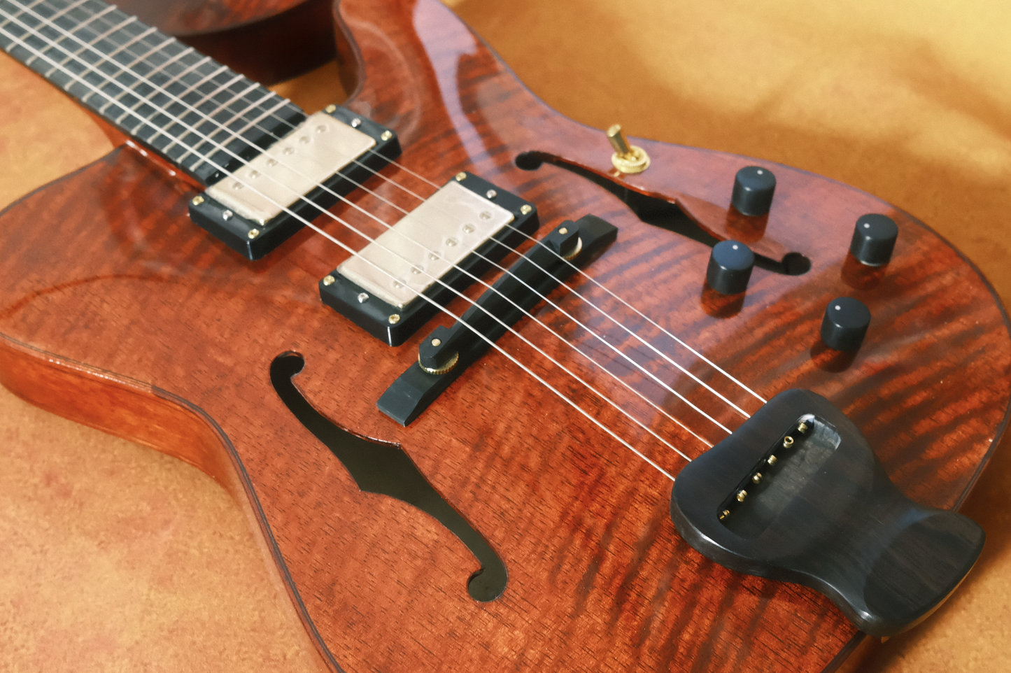 LANDTOM Violinstyle Customizable 6-String Electric Guitar Archtop for Carved Solid Maple Spruce Top Ebony Jazz Handmade Hollow
