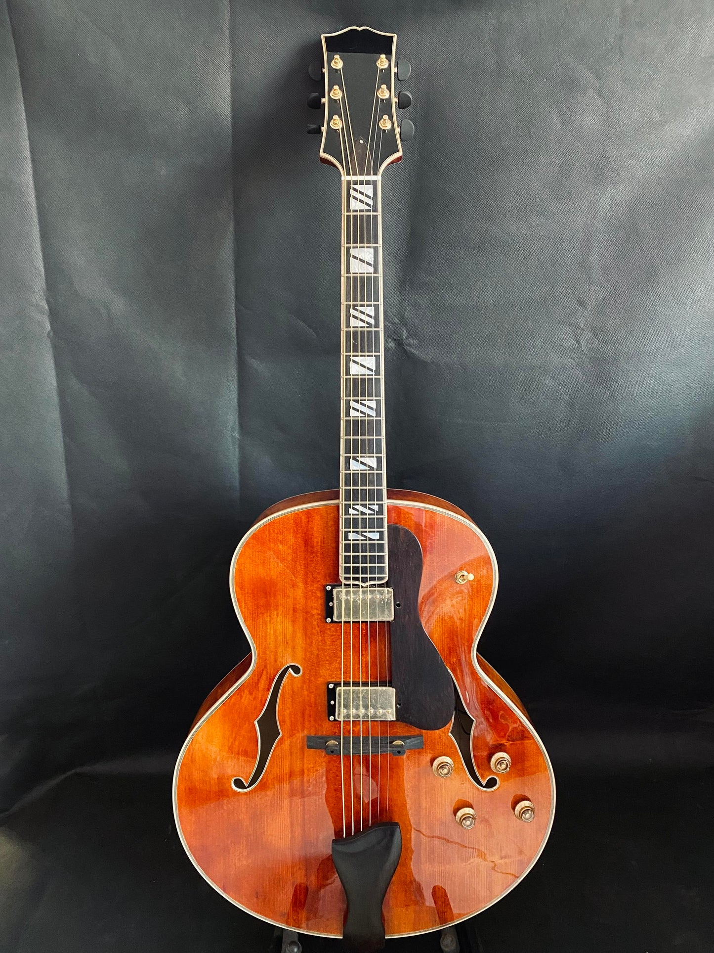 LANDTOM Handcrafted Hollow Body Jazz Electric Guitar Customizable Maple Archtop with Ebony Fingerboard Features Double Pickup