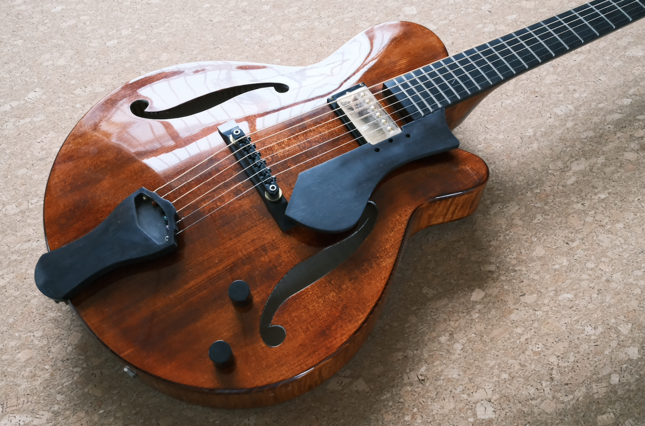 LANDTOM Customizable Archtop Spruce Flamed Maple Handcrafted Hollow Body Lacquered Finish Jazz Acoustic Electric Guitar Ebony
