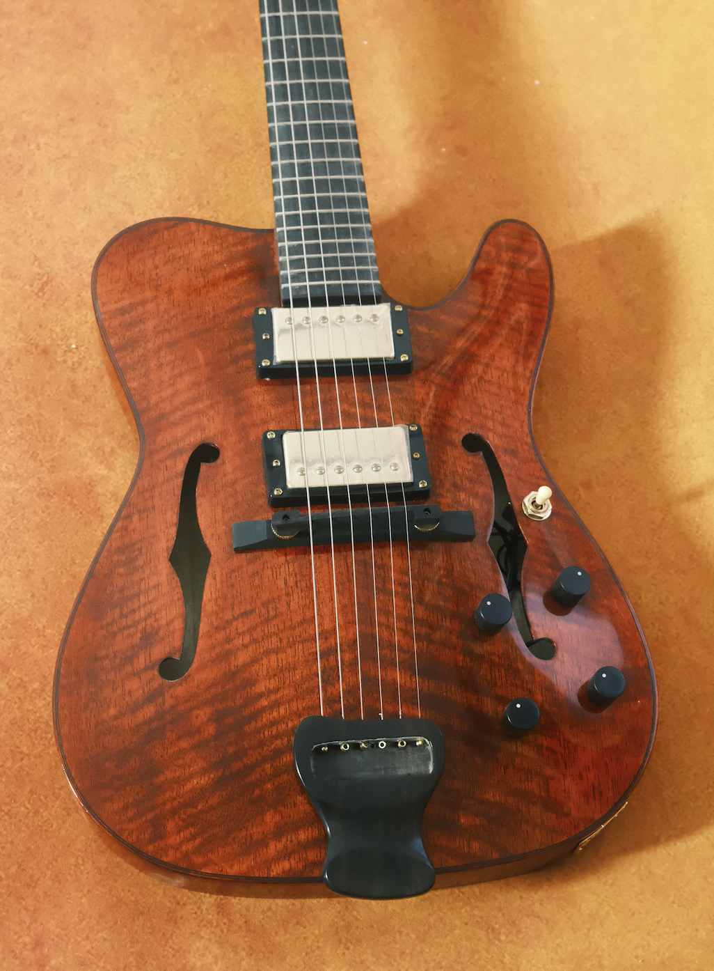 LANDTOM Violinstyle Customizable 6-String Electric Guitar Archtop for Carved Solid Maple Spruce Top Ebony Jazz Handmade Hollow