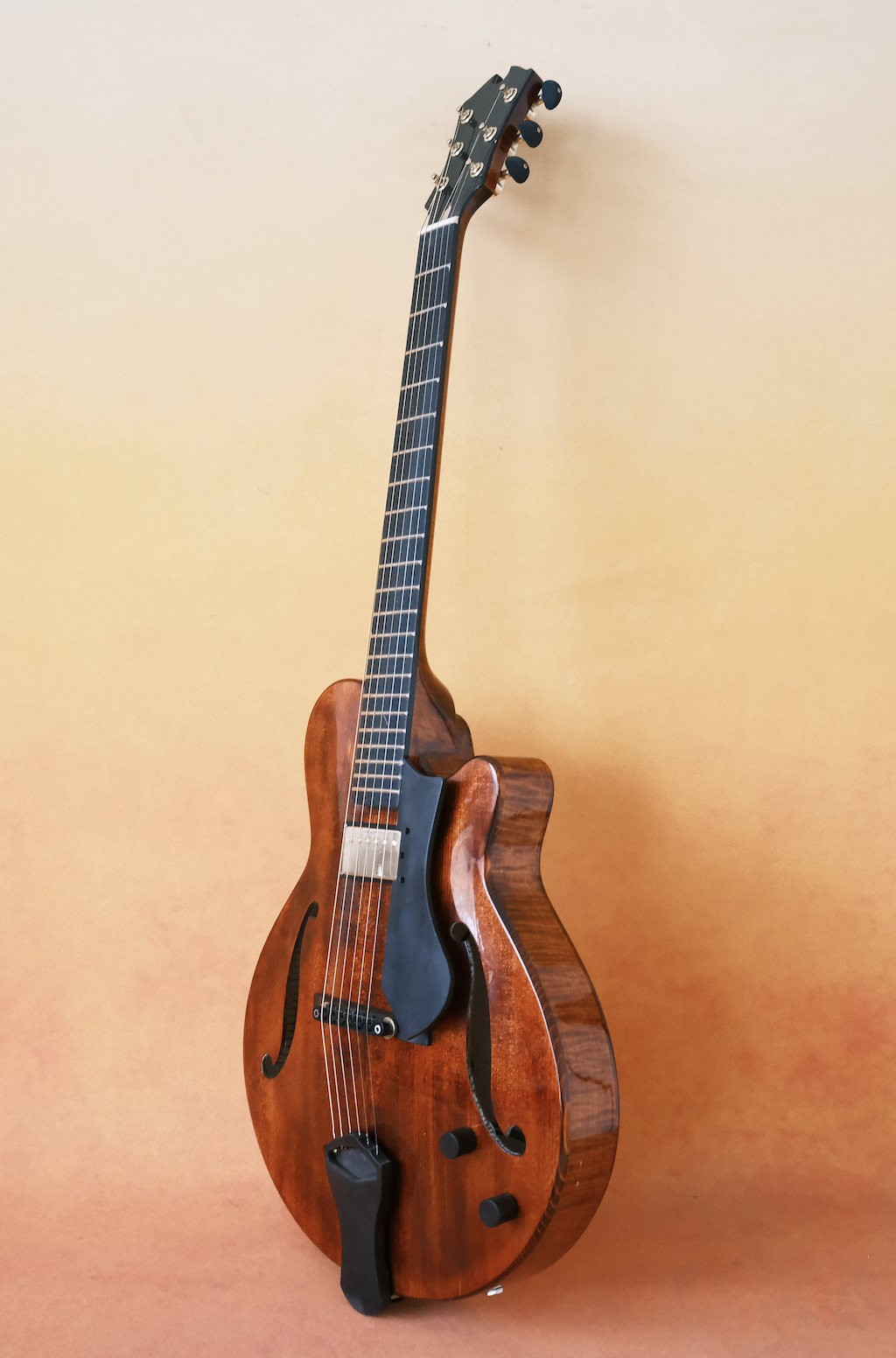 LANDTOM Customizable Archtop Spruce Flamed Maple Handcrafted Hollow Body Lacquered Finish Jazz Acoustic Electric Guitar Ebony