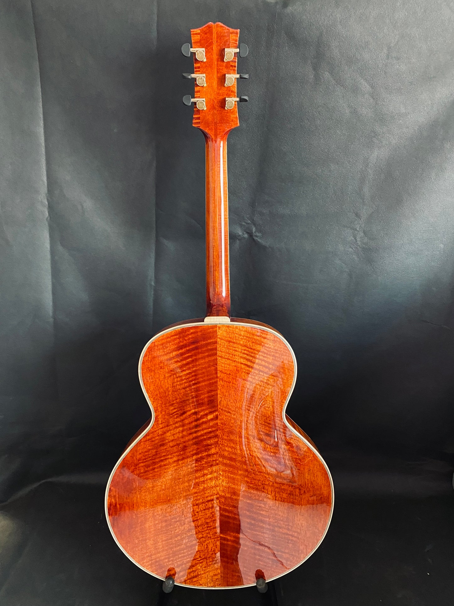 LANDTOM Handcrafted Hollow Body Jazz Electric Guitar Customizable Maple Archtop with Ebony Fingerboard Features Double Pickup