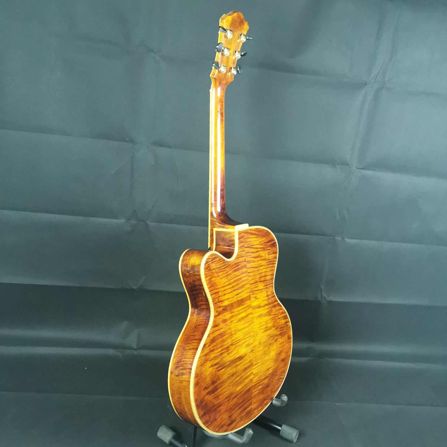 LANDTOM High Quality Custom Carved 16" Archtop Hollow Body Jazz Guitar Solid Maple with Ebony Fingerboard Handcrafted Model