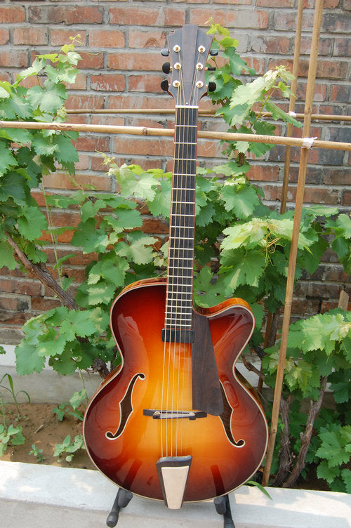 LANDTOM Handmade Acoustic Jazz Guitar Solid Wood Body with Ebony Fingerboard Maple Top Spruce Customizable Electric Features
