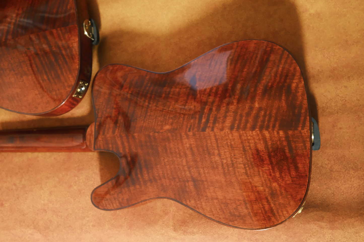 LANDTOM Violinstyle Customizable 6-String Electric Guitar Archtop for Carved Solid Maple Spruce Top Ebony Jazz Handmade Hollow