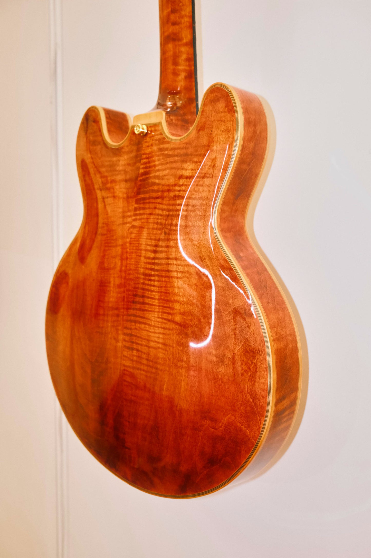 LANDTOM Luthier Handcrafted 335 Hollow Body Archtop Electric Guitar Solid Spruce Top Maple Back Ebony Fingerboard Gloss Custom