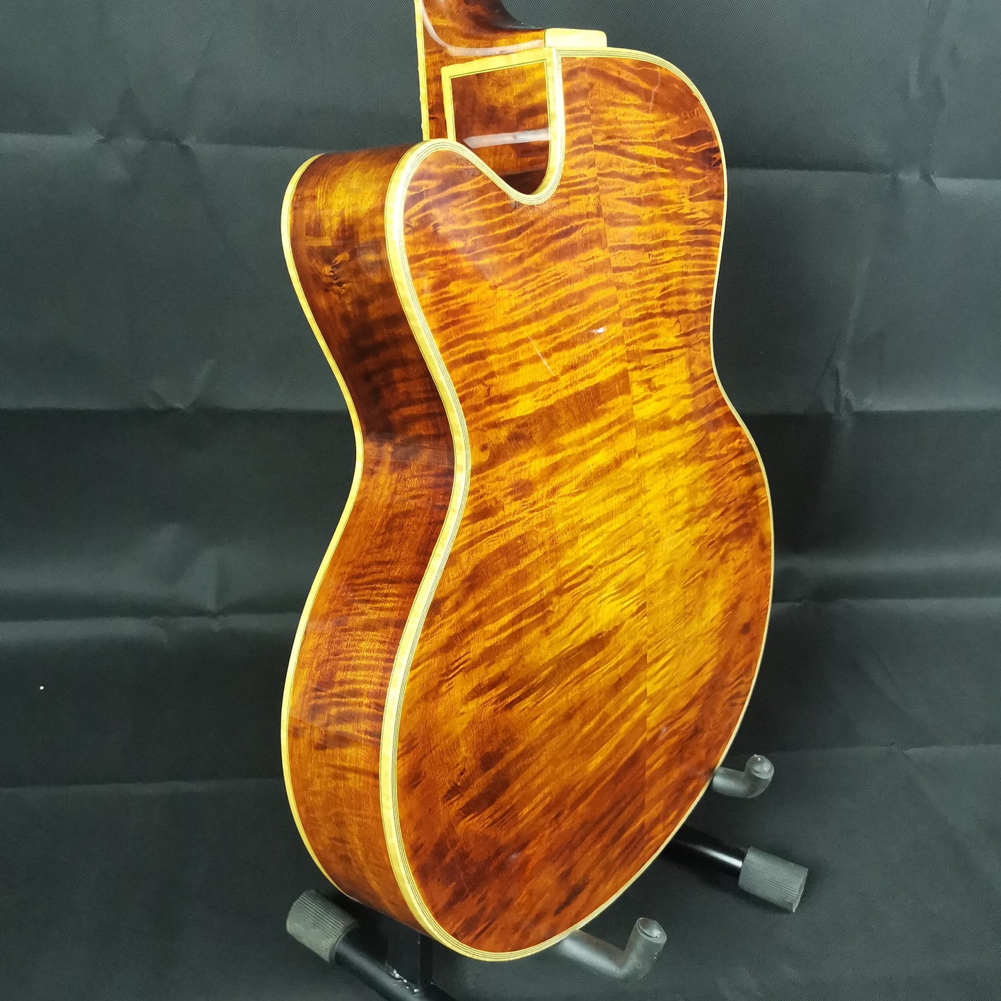 LANDTOM High Quality Custom Carved 16" Archtop Hollow Body Jazz Guitar Solid Maple with Ebony Fingerboard Handcrafted Model