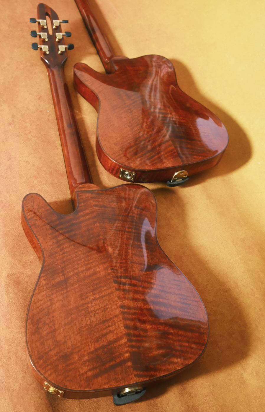 LANDTOM Violinstyle Customizable 6-String Electric Guitar Archtop for Carved Solid Maple Spruce Top Ebony Jazz Handmade Hollow