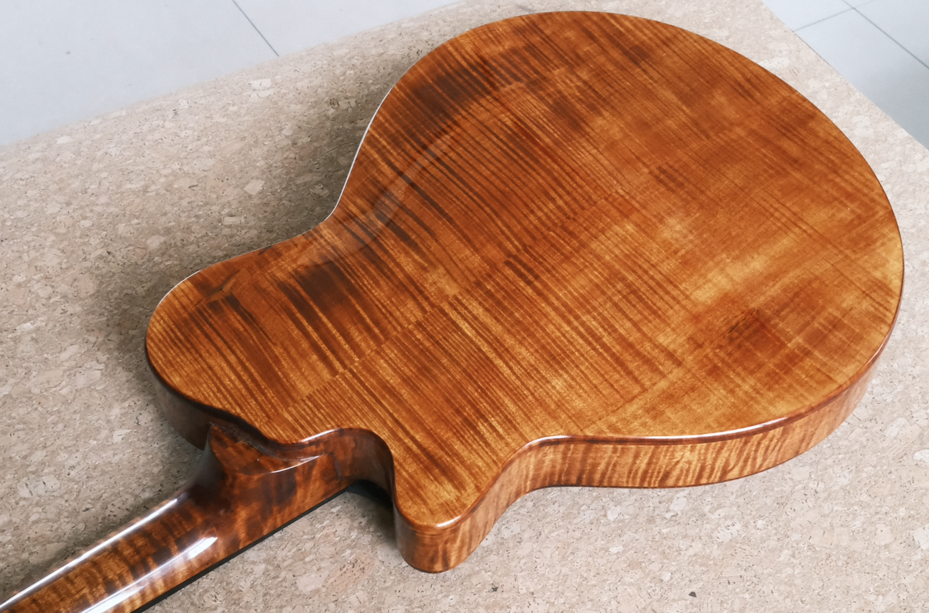 LANDTOM Handmade Archtop Jazz Guitar Hollow Spruce Top Solid Flamed Maple Customizable Electric Guitar Ebony Fingerboard