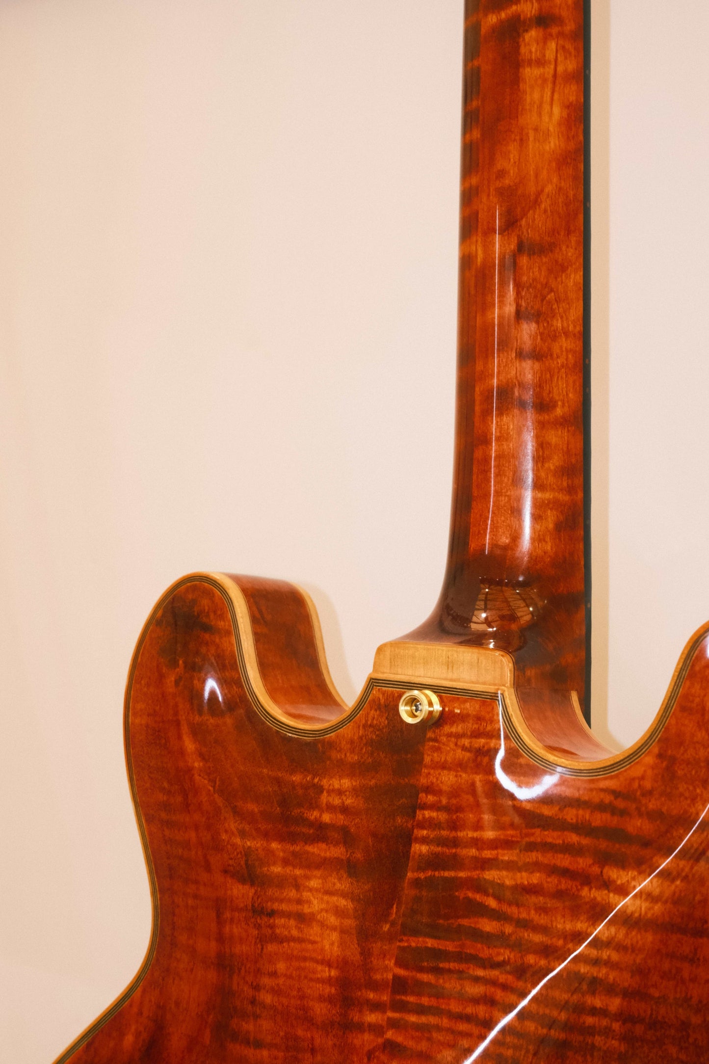 LANDTOM Luthier Handcrafted 335 Hollow Body Archtop Electric Guitar Solid Spruce Top Maple Back Ebony Fingerboard Gloss Custom