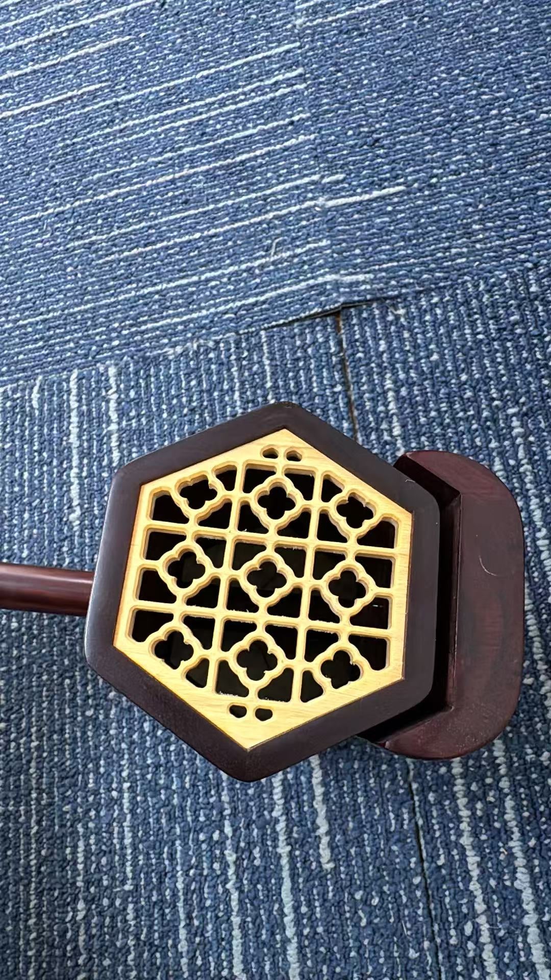 Huqiu 5168 Erhu Indian Rosewood (Dalbergia latifolia) Professional Chinese Two-String Instrument with Huqiu Hard Case