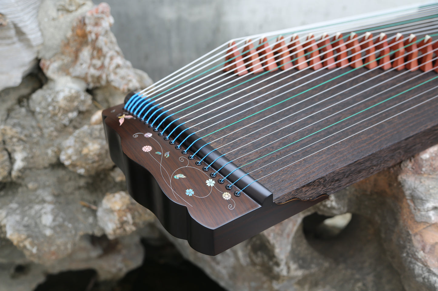 LANDTOM Blossom Heart 88cm/34.6in Small Portable Guzheng Professional Performance & Examination Grade with Paulownia Soundboard, Ebony Trim, Mother-of-Pearl Inlay & Steel-Core Nylon Strings, Mini Guzheng
