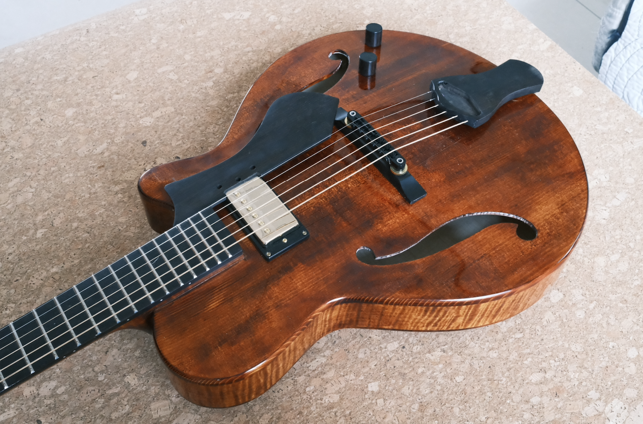 LANDTOM Handmade Archtop Jazz Guitar Hollow Spruce Top Solid Flamed Maple Customizable Electric Guitar Ebony Fingerboard