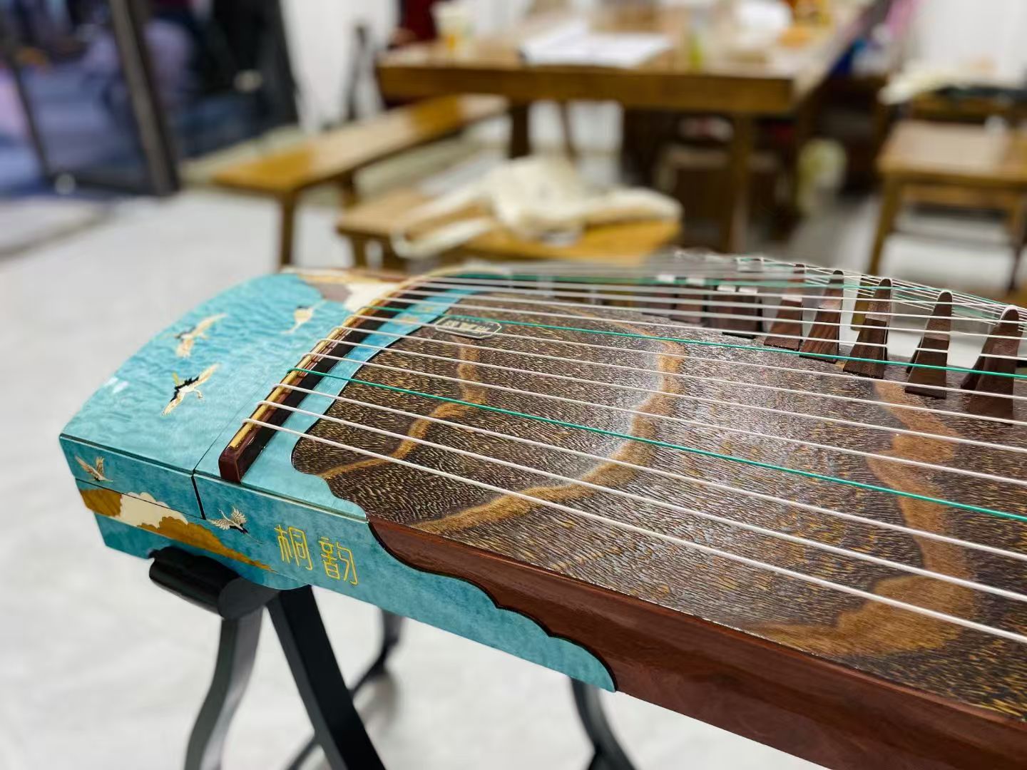 LANDTOM Auspicious Crane 163cm/64.2in Professional Guzheng with Paulownia Soundboard, Black Persimmon Wood Veneer Inlay Carving, Rosewood Bridges & Performance Grade