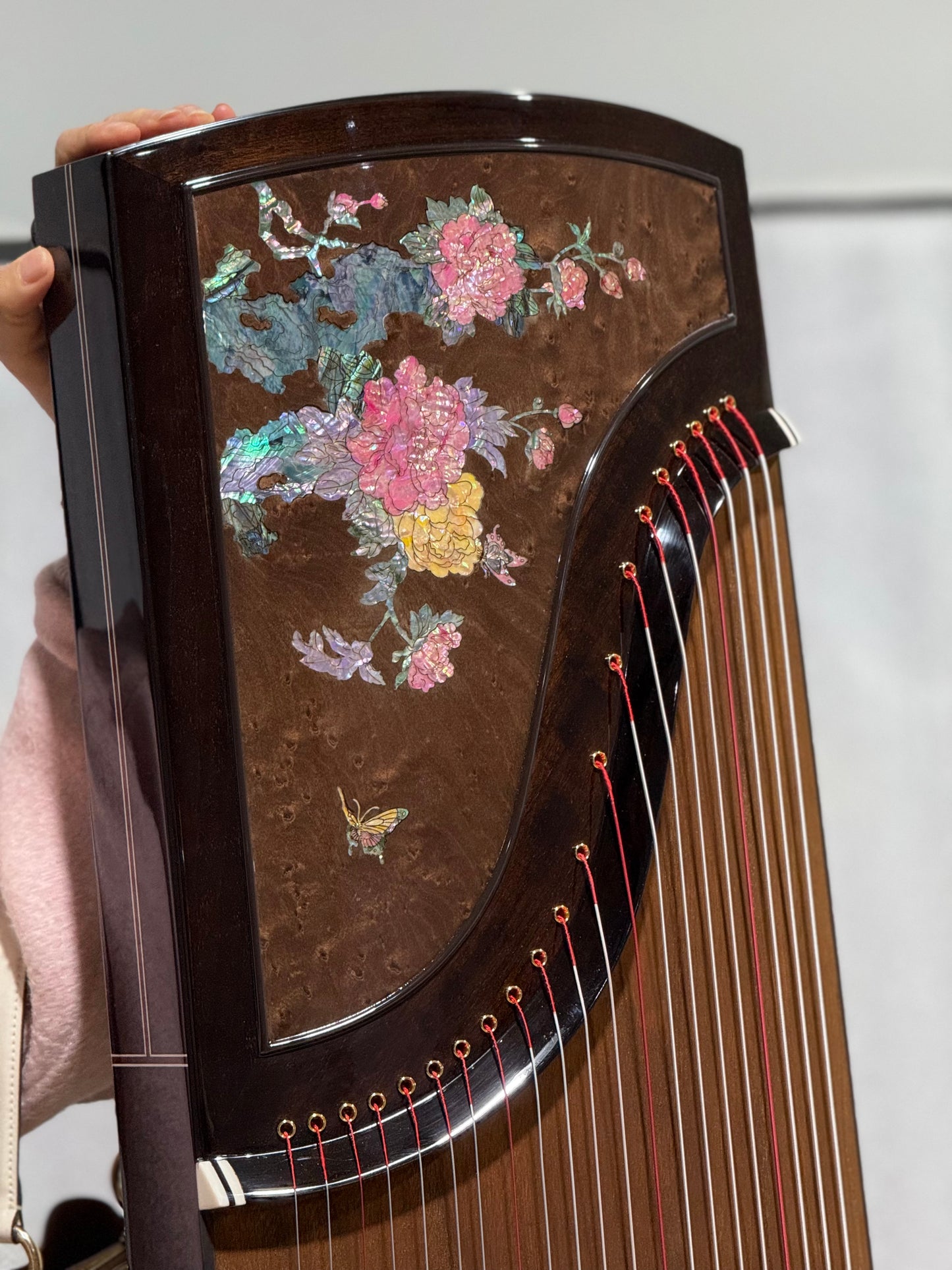 Zhuque朱雀 Series 8 "National Elegance" Professional Performance Guzheng with Selected Premium-Grade Lankao Paulownia Soundboard, One-Piece Hollow-Carved Construction, Mother-of-Pearl Inlay, Black Walnut Body & Ebony Bridges