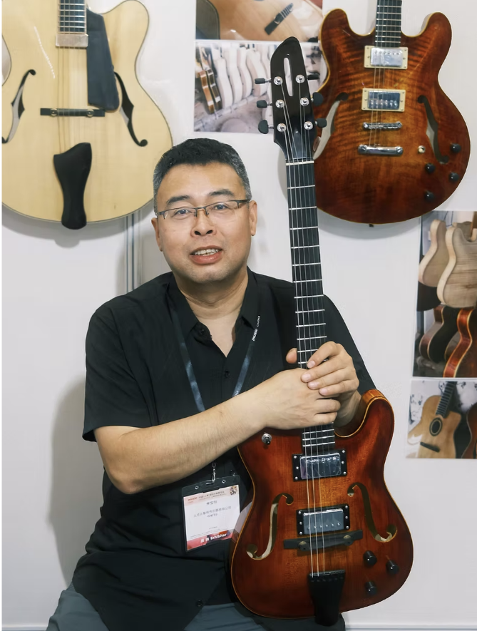 LANDTOM Customizable 18 Inch Fully Handmade Solid Wood Mandolin Style Archtop Guitar with 6 Strings Maple Top Ebony Fingerboard