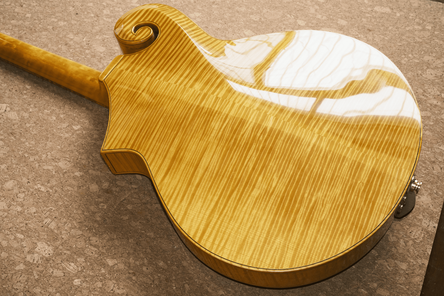 LANDTOM Handmade Mandolin Guitar Electric Archtop Jazz Guitar Maple Hollow Body and Ebony Fingerboard Customizable
