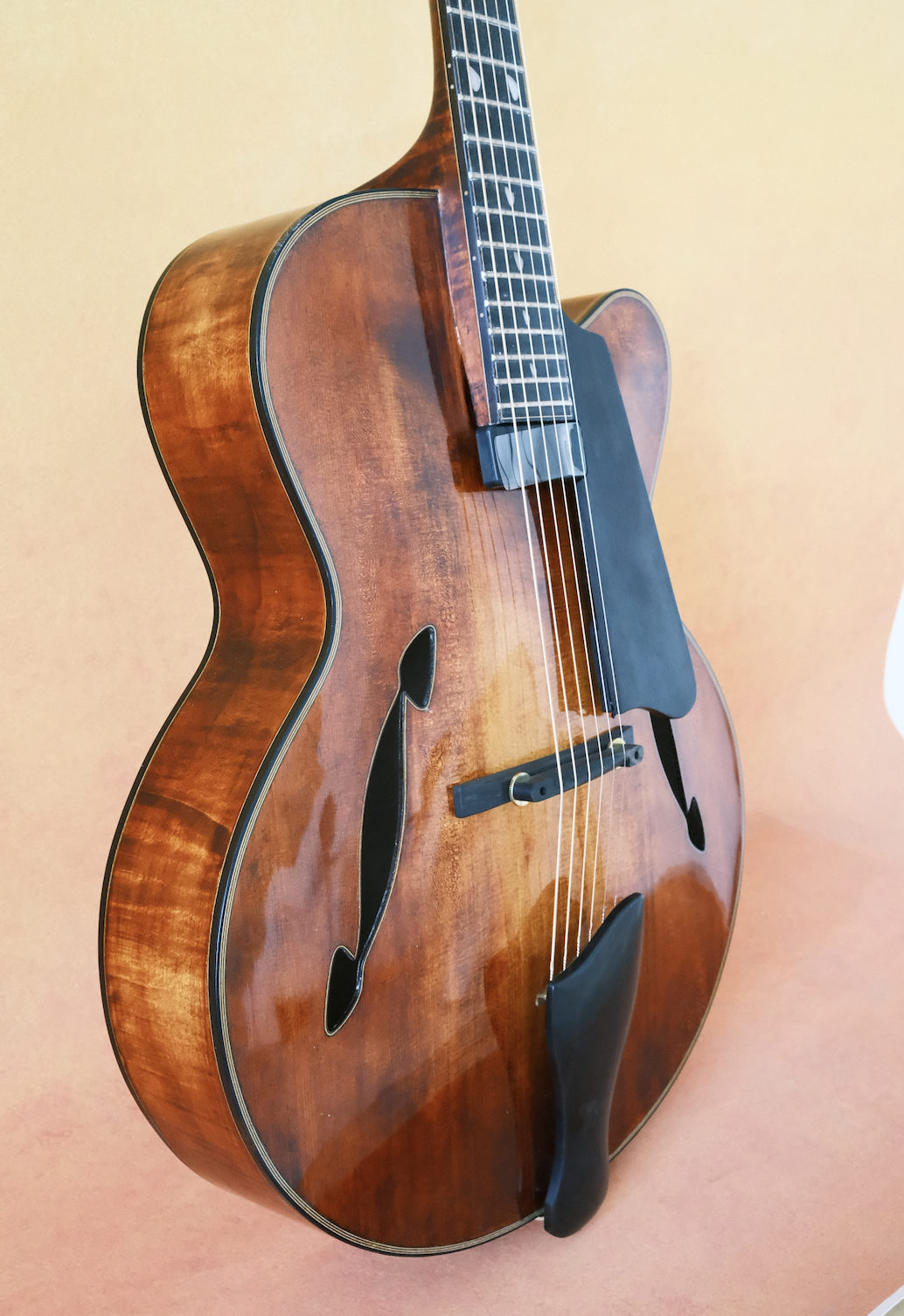 LANDTOM Customizable Archtop Spruce Maple Handcrafted Hollow Body Lacquered Finish Jazz Acoustic Electric Guitar Ebony