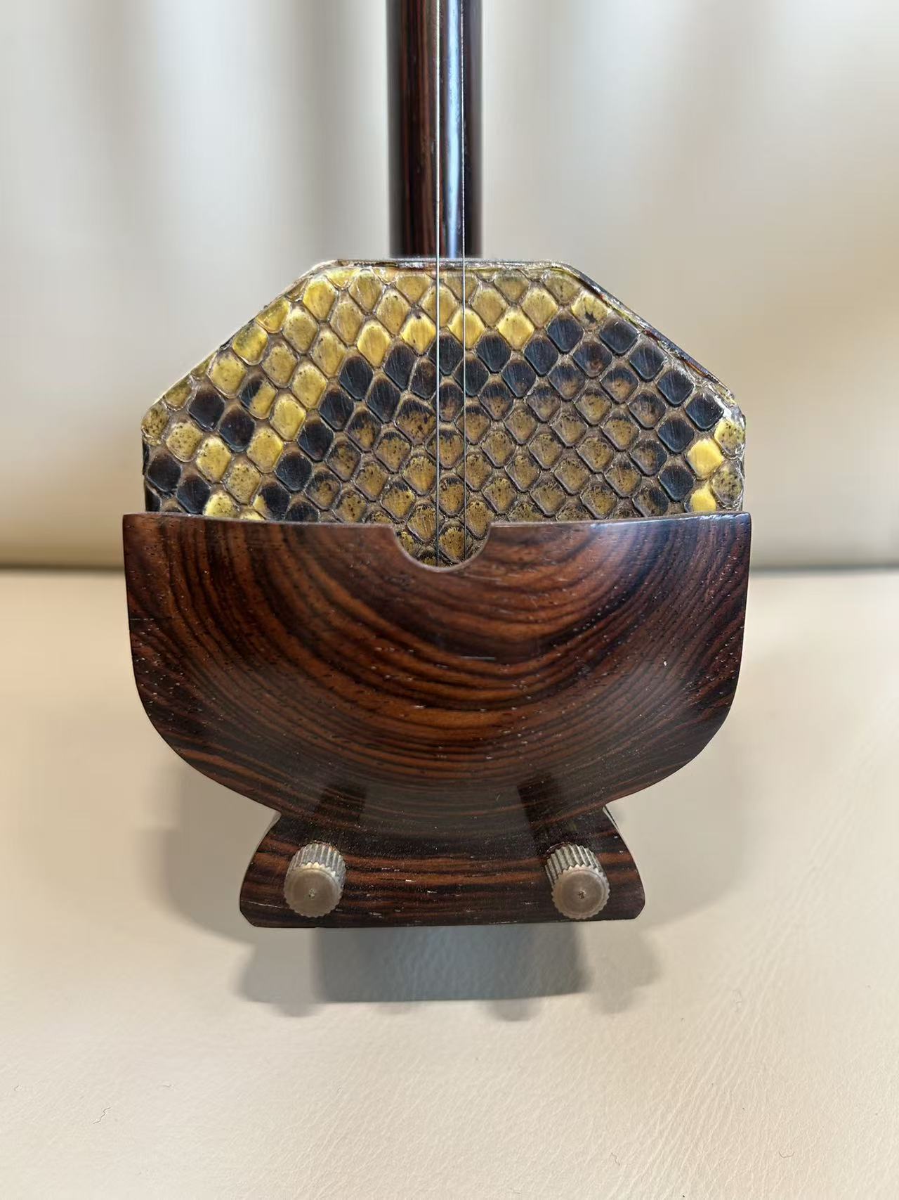 LANDTOM Professional Aged Rosewood Gaohu, Premium Reclaimed Rosewood, Twisted Tuning Pegs, Handcrafted Chinese Bowed String Instrument, Erhu