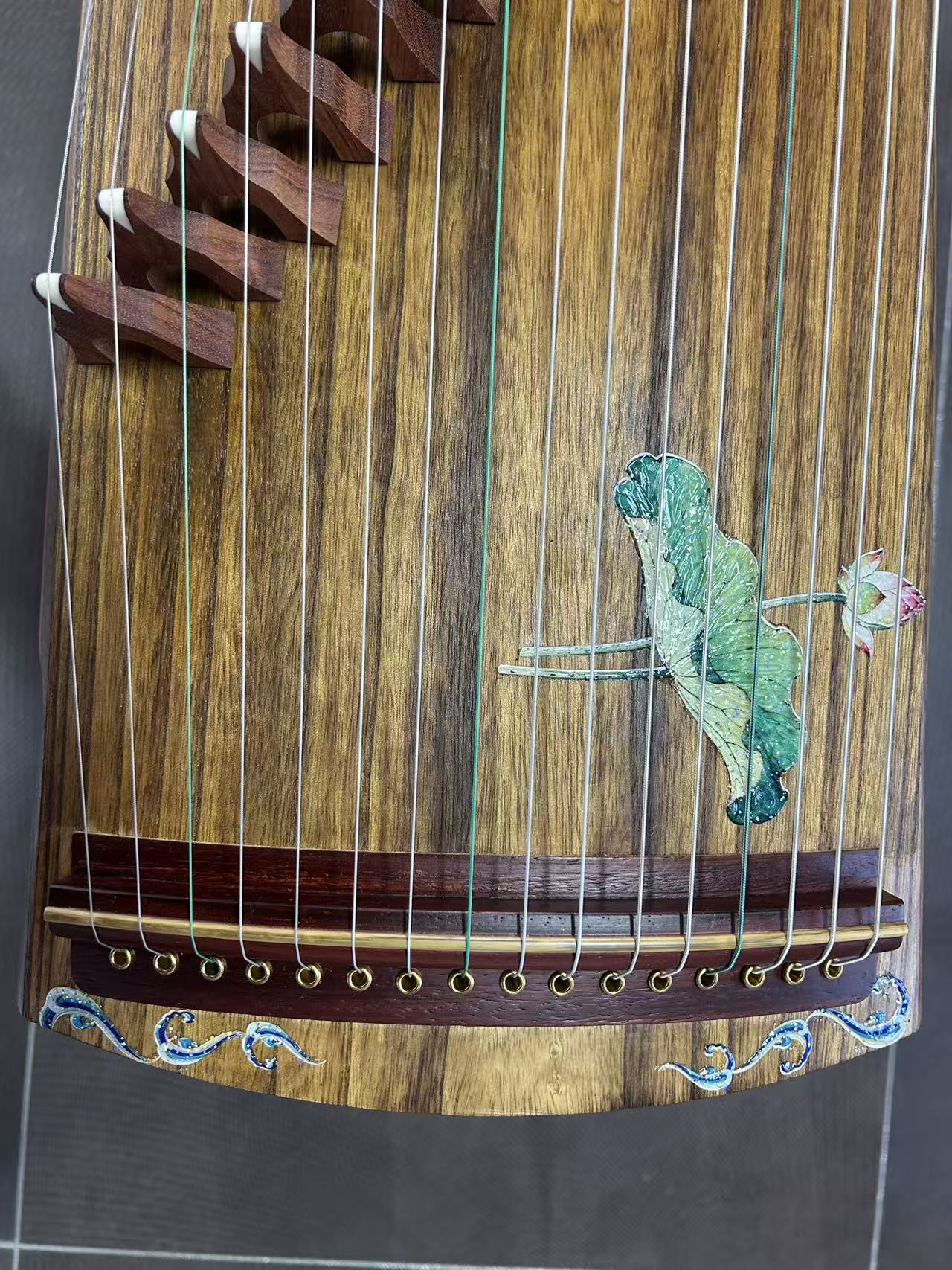 LANDTOM 16-String Travel Guzheng 70cm/27.6in Mini Chinese Zither with Paulownia Wood Body, Lotus Design, Portable Guzheng for Beginners, Students & Practice