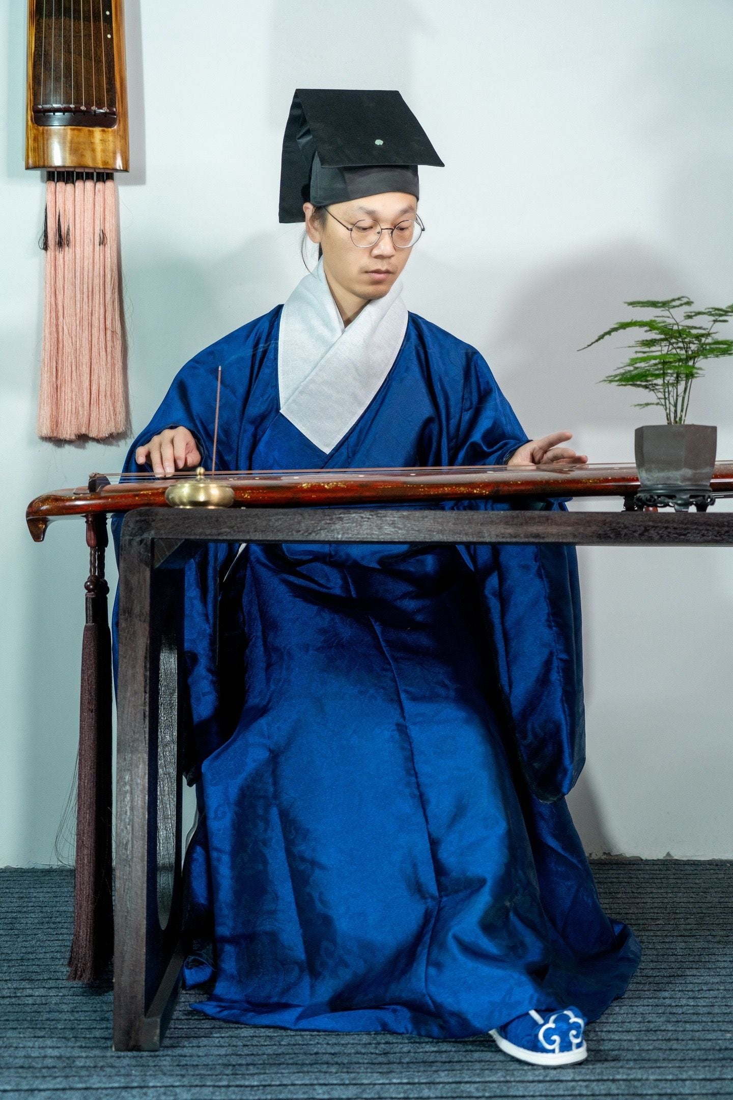 LANDTOM Online Guqin 1V1 Lessons by famous professional chinese teacher Duan Hailei（段海磊）
